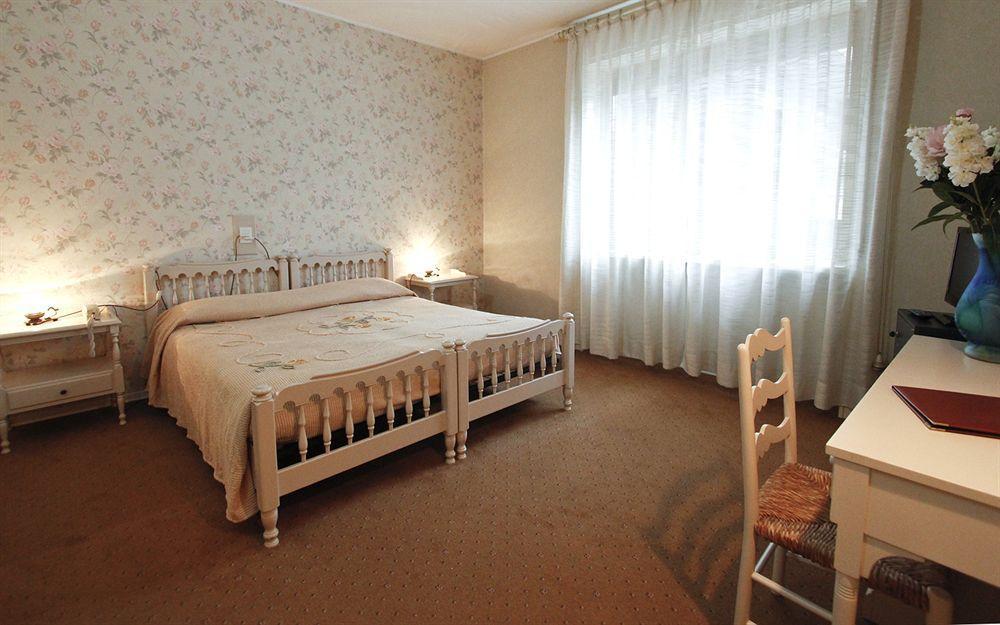 Hotel Antares Арона Екстер'єр фото
