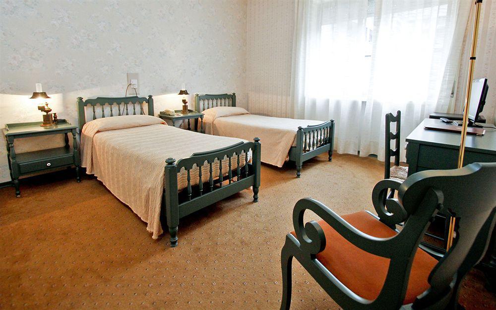 Hotel Antares Арона Екстер'єр фото