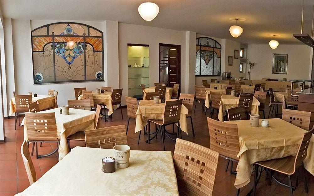 Hotel Antares Арона Екстер'єр фото